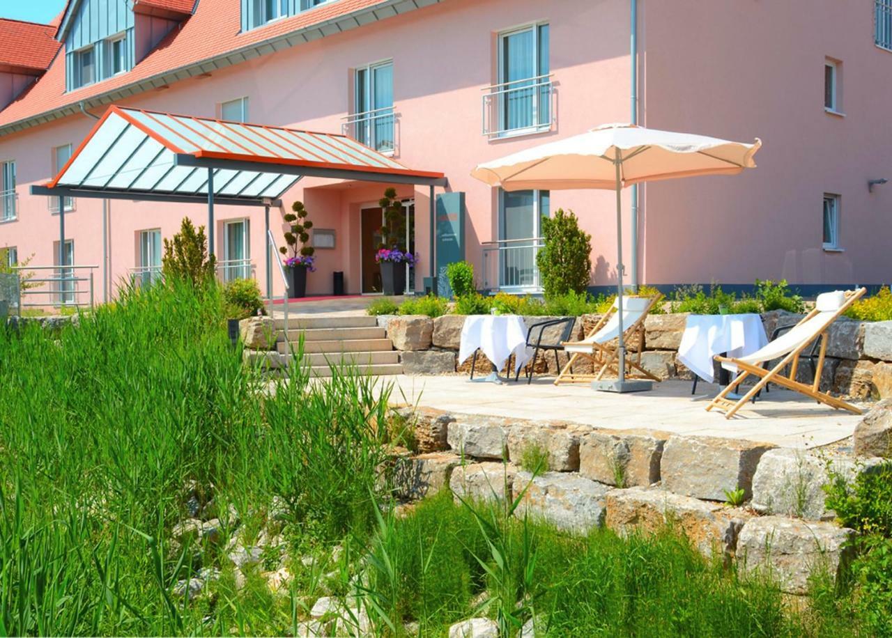 Acantus Hotel Weisendorf エクステリア 写真